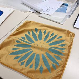 Siebdruck mit Schnittschablone Siebdruck mit Schnittschablone